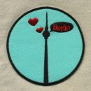 Patch - Torre della televisione di Berlino con cuore - toppa nero-azzurro-rosso 8 cm